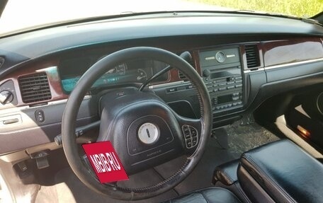 Lincoln Town Car III рестайлинг, 2004 год, 590 000 рублей, 22 фотография