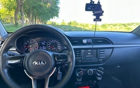 KIA Rio IV, 2017 год, 850 000 рублей, 16 фотография