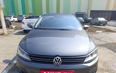 Volkswagen Jetta VI, 2011 год, 799 999 рублей, 4 фотография