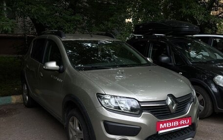 Renault Sandero II рестайлинг, 2017 год, 1 050 000 рублей, 2 фотография