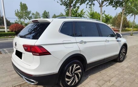 Volkswagen Tiguan II, 2023 год, 2 390 099 рублей, 6 фотография