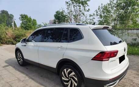 Volkswagen Tiguan II, 2023 год, 2 390 099 рублей, 4 фотография
