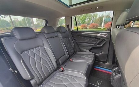 Volkswagen Tiguan II, 2023 год, 2 390 099 рублей, 14 фотография
