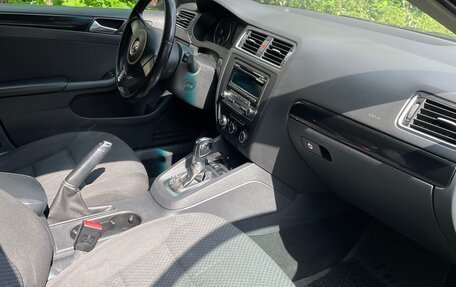 Volkswagen Jetta VI, 2013 год, 1 200 000 рублей, 21 фотография