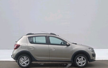 Renault Sandero II рестайлинг, 2016 год, 900 000 рублей, 4 фотография