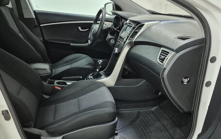 Hyundai i30 II рестайлинг, 2013 год, 870 000 рублей, 14 фотография