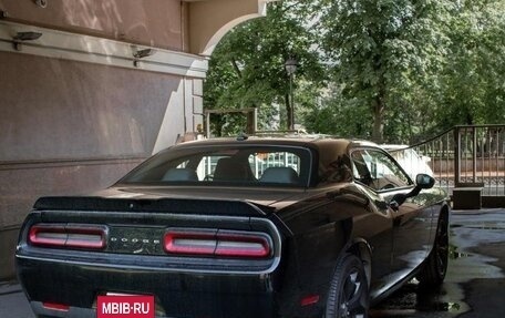 Dodge Challenger III рестайлинг 2, 2019 год, 3 900 000 рублей, 11 фотография