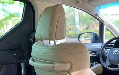 Toyota Vellfire II, 2022 год, 7 992 334 рублей, 11 фотография