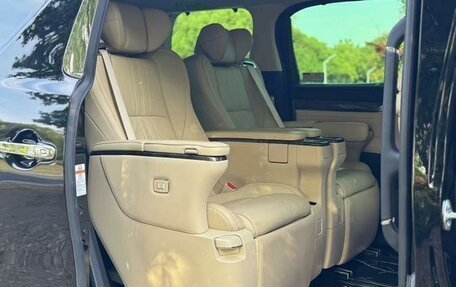 Toyota Vellfire II, 2022 год, 7 992 334 рублей, 13 фотография