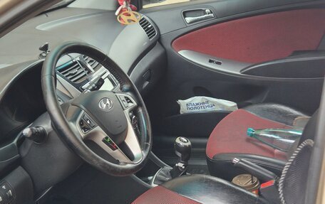 Hyundai Solaris II рестайлинг, 2011 год, 500 000 рублей, 8 фотография
