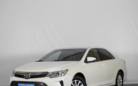 Toyota Camry, 2017 год, 2 099 000 рублей, 2 фотография
