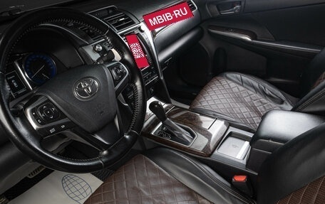 Toyota Camry, 2017 год, 2 099 000 рублей, 7 фотография