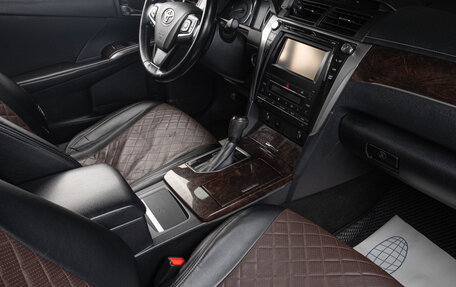 Toyota Camry, 2017 год, 2 099 000 рублей, 16 фотография