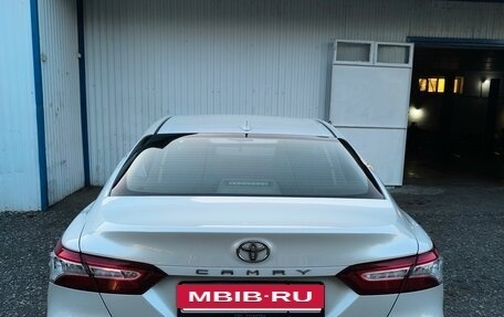 Toyota Camry, 2018 год, 2 450 000 рублей, 4 фотография