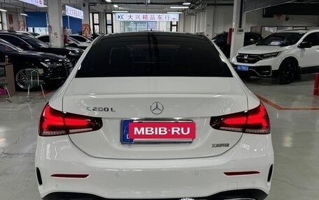 Mercedes-Benz A-Класс, 2021 год, 2 100 000 рублей, 4 фотография