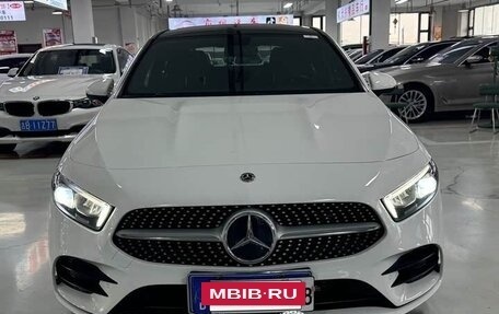 Mercedes-Benz A-Класс, 2021 год, 2 100 000 рублей, 2 фотография