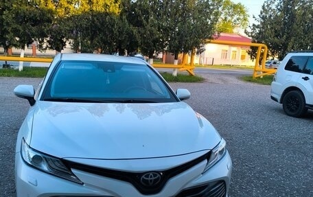 Toyota Camry, 2018 год, 2 450 000 рублей, 3 фотография