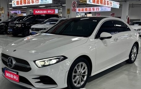 Mercedes-Benz A-Класс, 2021 год, 2 100 000 рублей, 3 фотография