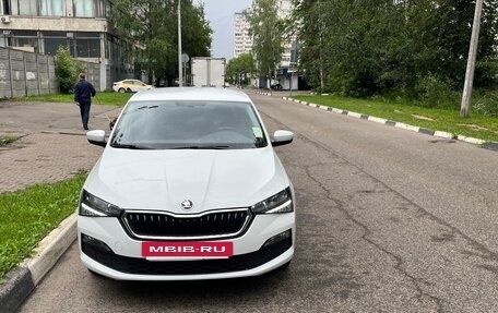 Skoda Rapid II, 2022 год, 1 590 000 рублей, 2 фотография