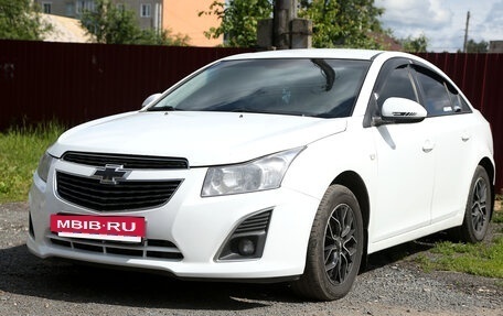 Chevrolet Cruze II, 2013 год, 690 000 рублей, 3 фотография