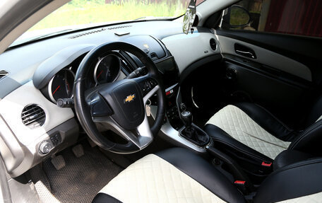 Chevrolet Cruze II, 2013 год, 690 000 рублей, 9 фотография