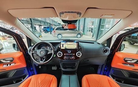 Mercedes-Benz Vito, 2022 год, 4 090 000 рублей, 11 фотография
