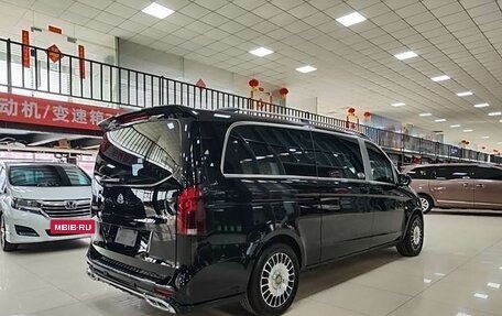 Mercedes-Benz Vito, 2022 год, 4 090 000 рублей, 5 фотография