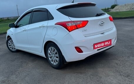 Hyundai i30 II рестайлинг, 2015 год, 750 000 рублей, 3 фотография