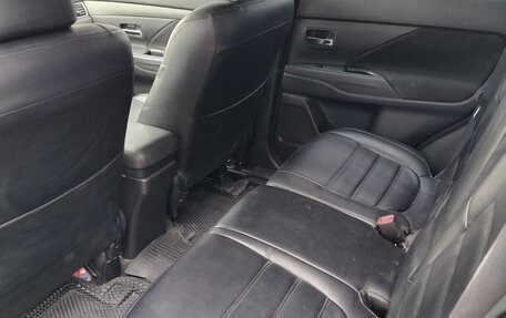 Mitsubishi Outlander III рестайлинг 3, 2018 год, 1 750 000 рублей, 6 фотография