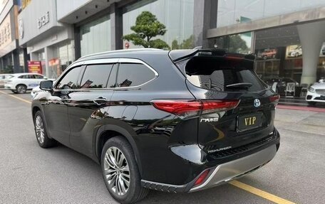 Toyota Highlander, 2022 год, 3 871 334 рублей, 5 фотография