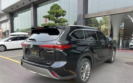 Toyota Highlander, 2022 год, 3 871 334 рублей, 2 фотография