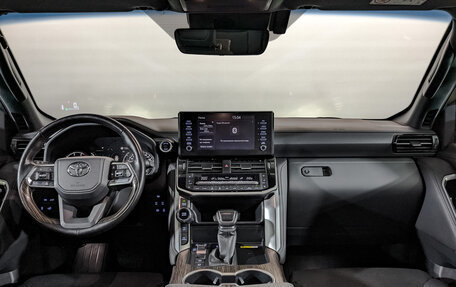 Toyota Land Cruiser, 2023 год, 10 990 000 рублей, 14 фотография