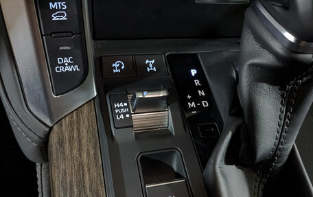 Toyota Land Cruiser, 2023 год, 10 990 000 рублей, 29 фотография