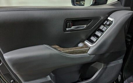 Toyota Land Cruiser, 2023 год, 10 990 000 рублей, 19 фотография