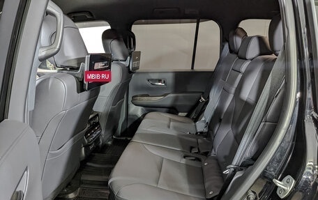 Toyota Land Cruiser, 2023 год, 10 990 000 рублей, 18 фотография
