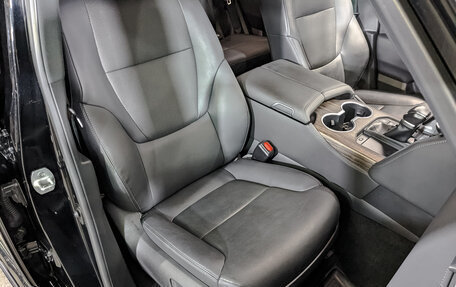 Toyota Land Cruiser, 2023 год, 10 990 000 рублей, 24 фотография