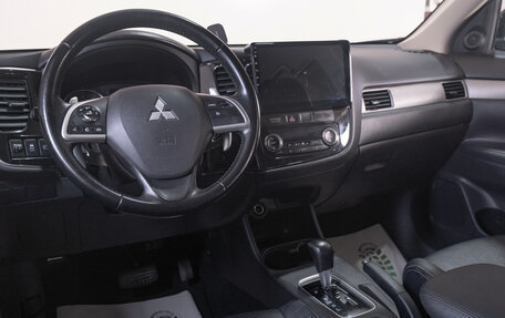 Mitsubishi Outlander III рестайлинг 3, 2013 год, 1 539 000 рублей, 11 фотография