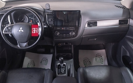 Mitsubishi Outlander III рестайлинг 3, 2013 год, 1 539 000 рублей, 15 фотография