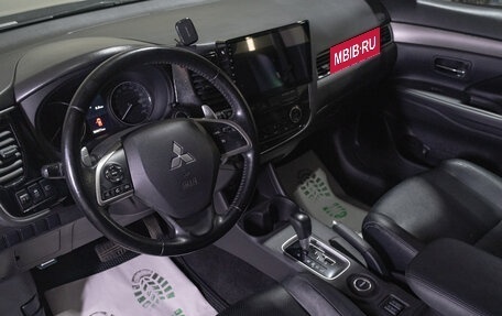Mitsubishi Outlander III рестайлинг 3, 2013 год, 1 539 000 рублей, 10 фотография