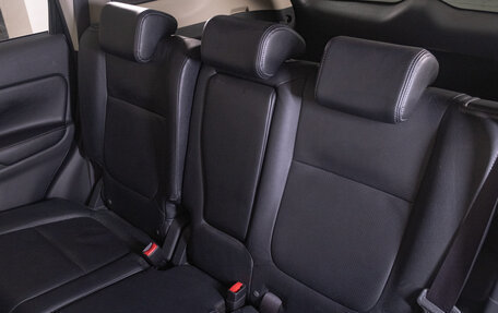 Mitsubishi Outlander III рестайлинг 3, 2013 год, 1 539 000 рублей, 20 фотография