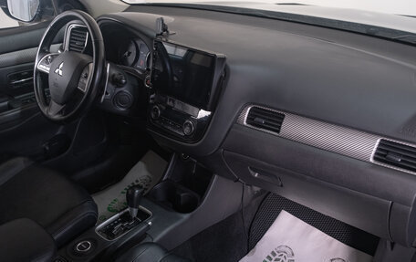 Mitsubishi Outlander III рестайлинг 3, 2013 год, 1 539 000 рублей, 19 фотография