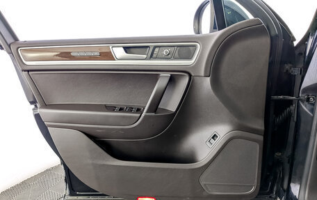 Volkswagen Touareg III, 2017 год, 2 650 000 рублей, 19 фотография