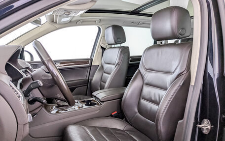 Volkswagen Touareg III, 2017 год, 2 650 000 рублей, 20 фотография