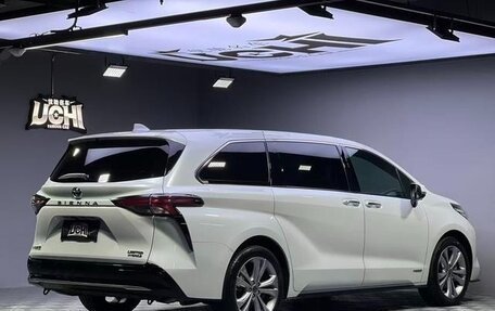 Toyota Sienna, 2021 год, 3 943 000 рублей, 2 фотография