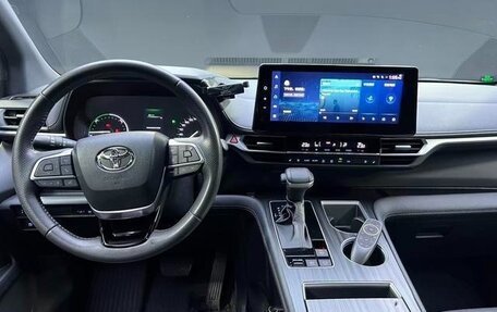 Toyota Sienna, 2021 год, 3 943 000 рублей, 13 фотография