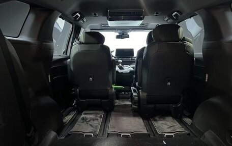Toyota Sienna, 2021 год, 3 943 000 рублей, 21 фотография