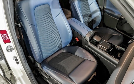 Mercedes-Benz B-Класс, 2019 год, 2 500 000 рублей, 23 фотография