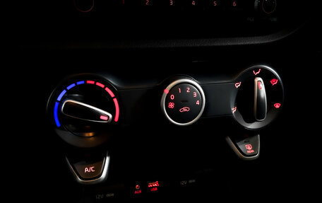 KIA Rio IV, 2020 год, 975 000 рублей, 24 фотография