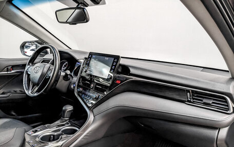 Toyota Camry, 2021 год, 2 700 000 рублей, 11 фотография