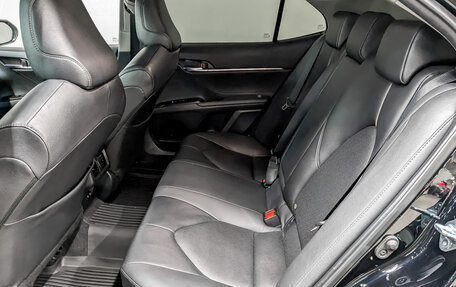 Toyota Camry, 2021 год, 2 700 000 рублей, 12 фотография